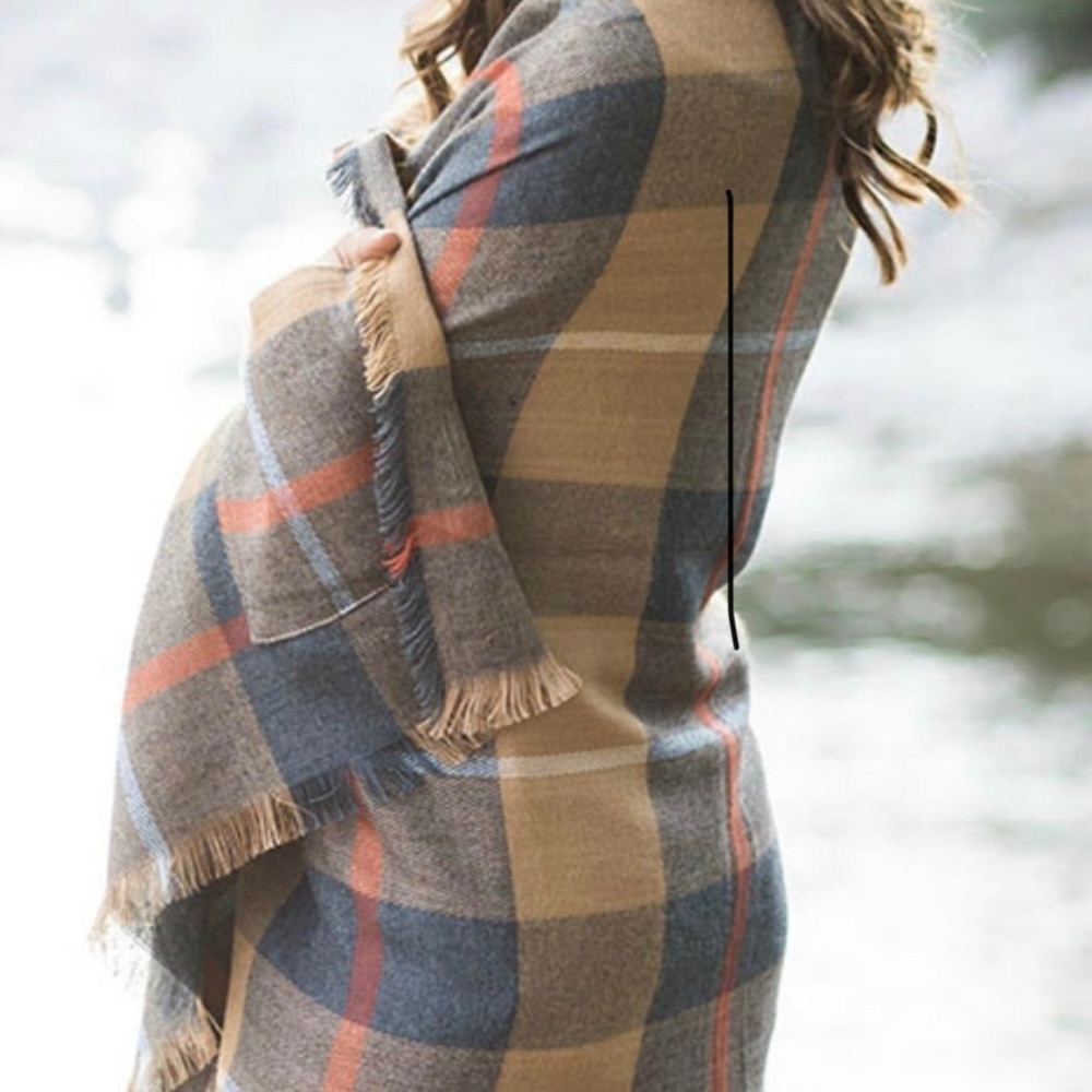 Grace & Lace Pocket Poncho/Scarf